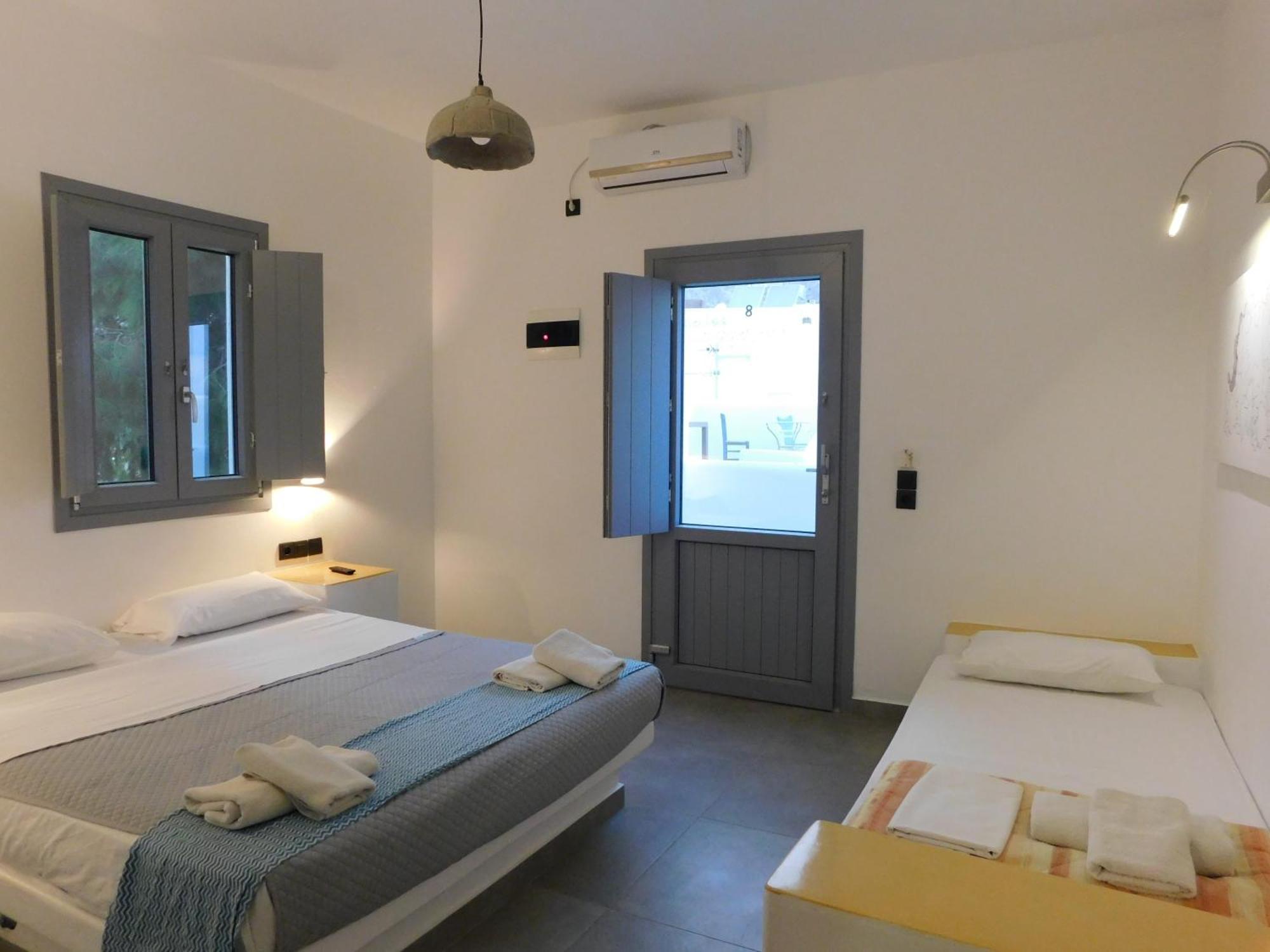 Perissa Centrale Rooms Exterior photo